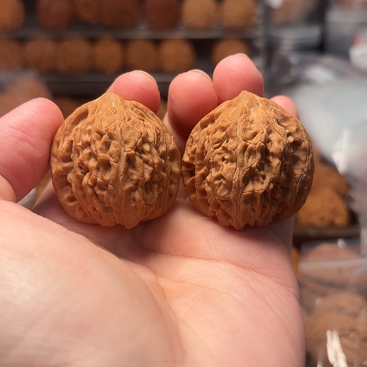 1文玩核桃和氏元宝38-379