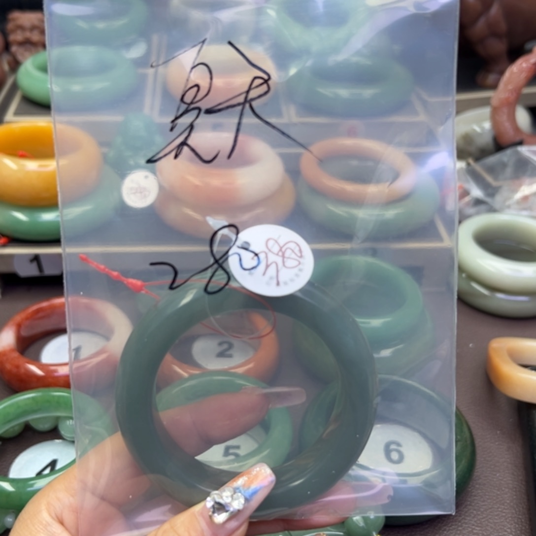 未镶嵌手镯石英岩玉吾**天