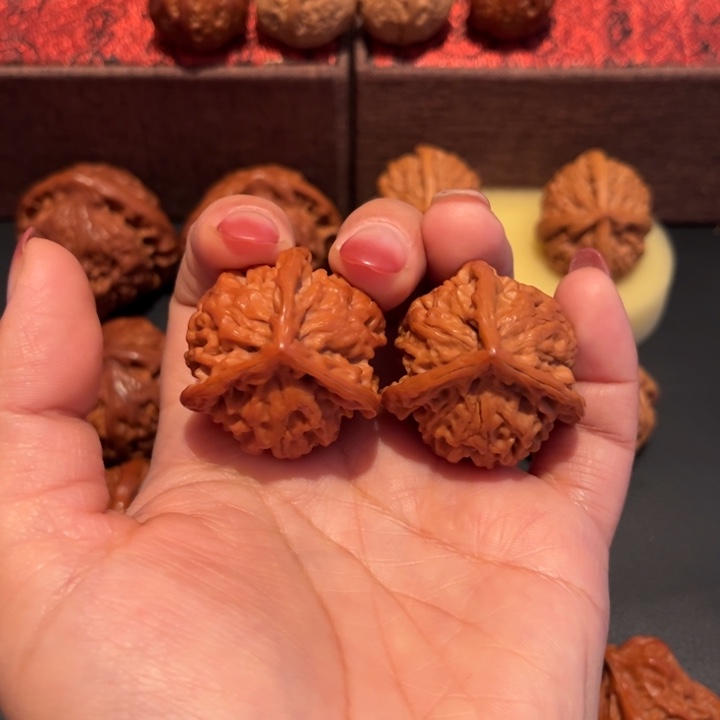 吊坠文玩核桃三棱