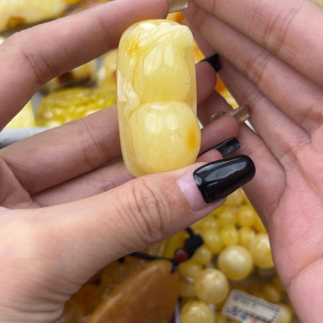 琥珀珠宝奇石未镶嵌