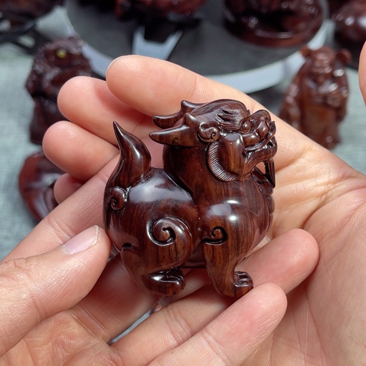 把件黄花梨/降香黄檀貔貅