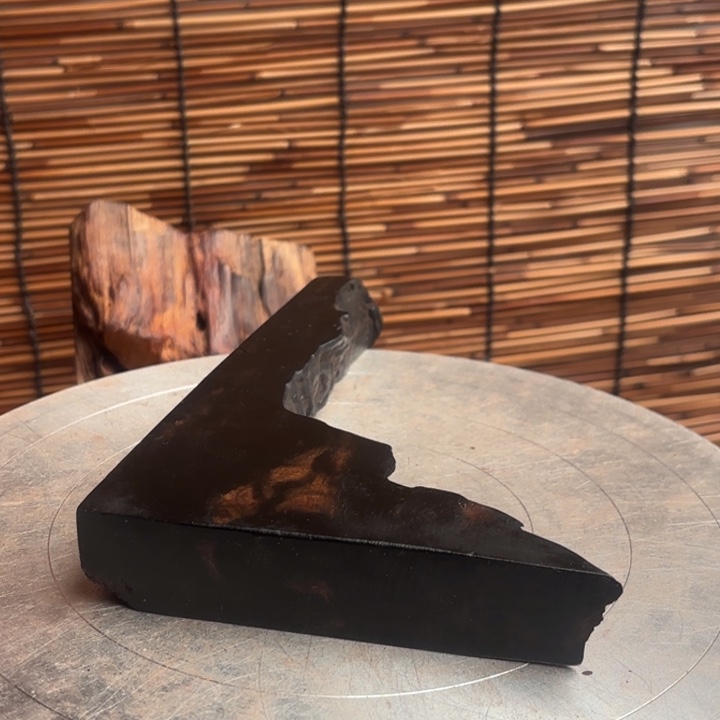 江***帝大叶紫檀（黑酸枝木类）