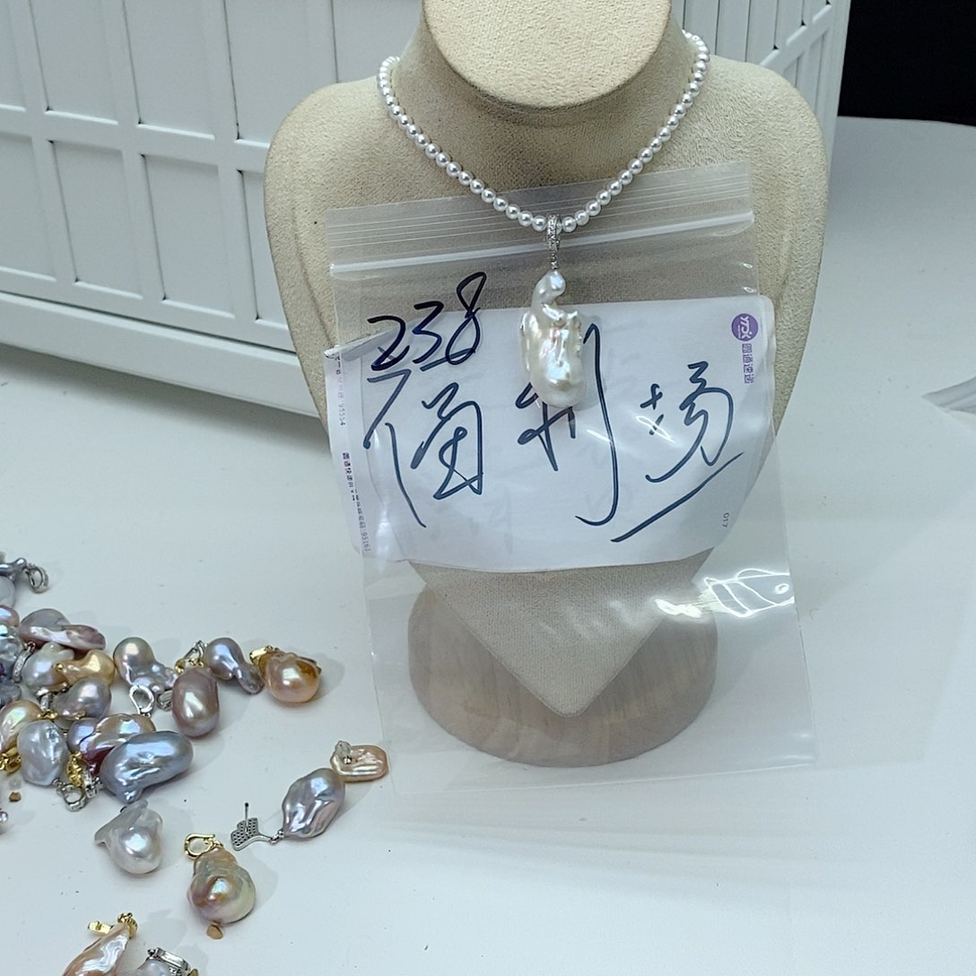 淡水珍珠颈饰合金