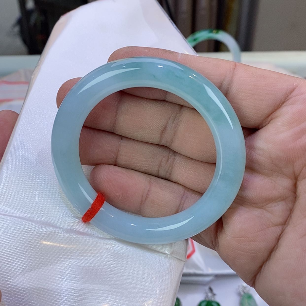 【闪购商品】翡翠手镯未镶嵌有**子翡翠手镯