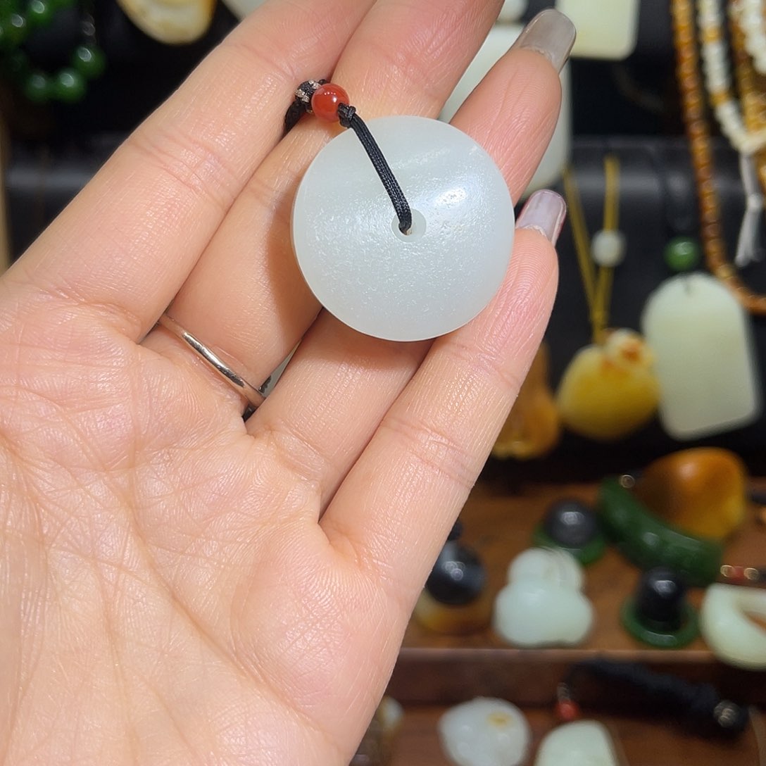 和田玉颈饰未镶嵌江****轻