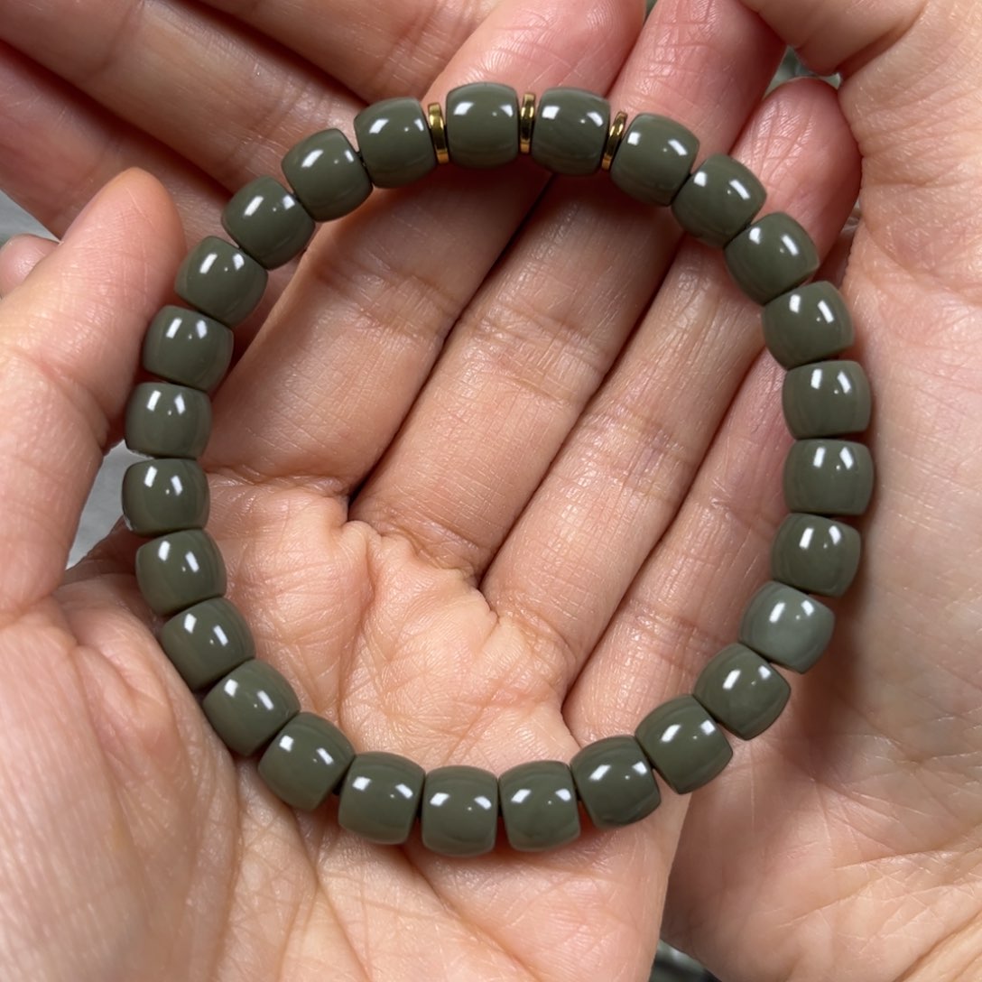 和田玉手链未镶嵌卡8直切