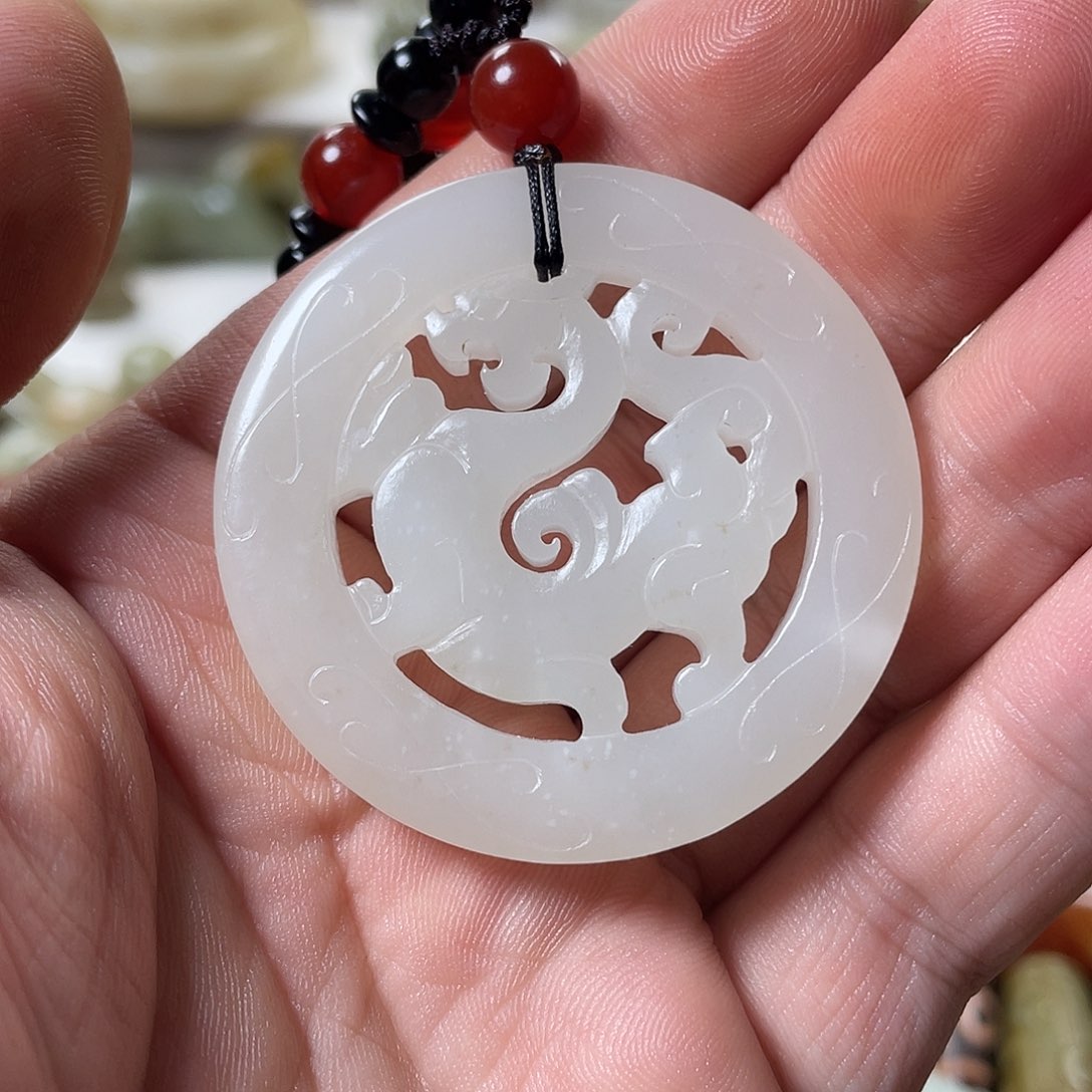 和田玉未镶嵌颈饰哥****会