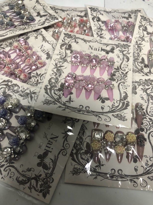星钻风穿戴甲，默认微瑕，掉钻自粘，无工具包