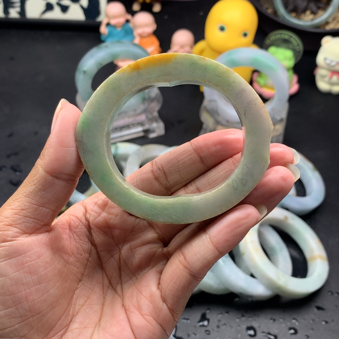 定制翡翠未镶嵌翡翠手镯