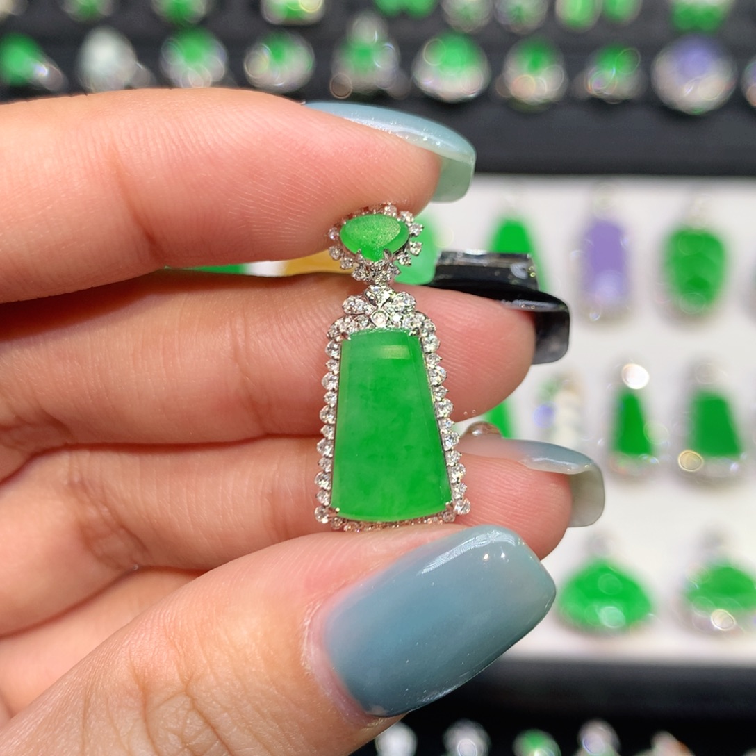 翡翠18K金镶嵌吊坠(不含链)