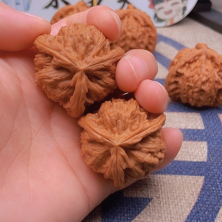 吊坠文玩核桃8**8三棱