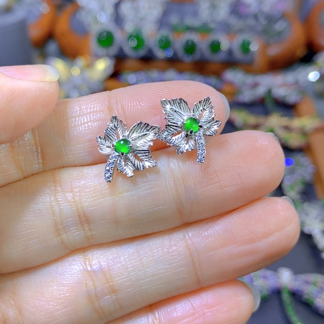 翡翠颈饰银S925镶嵌天然翡翠