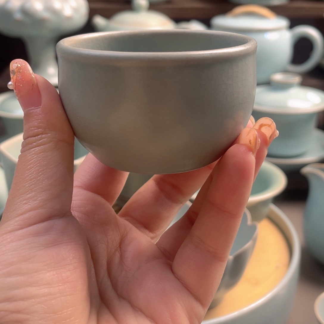 瓷仿古釉品茗杯微瑕