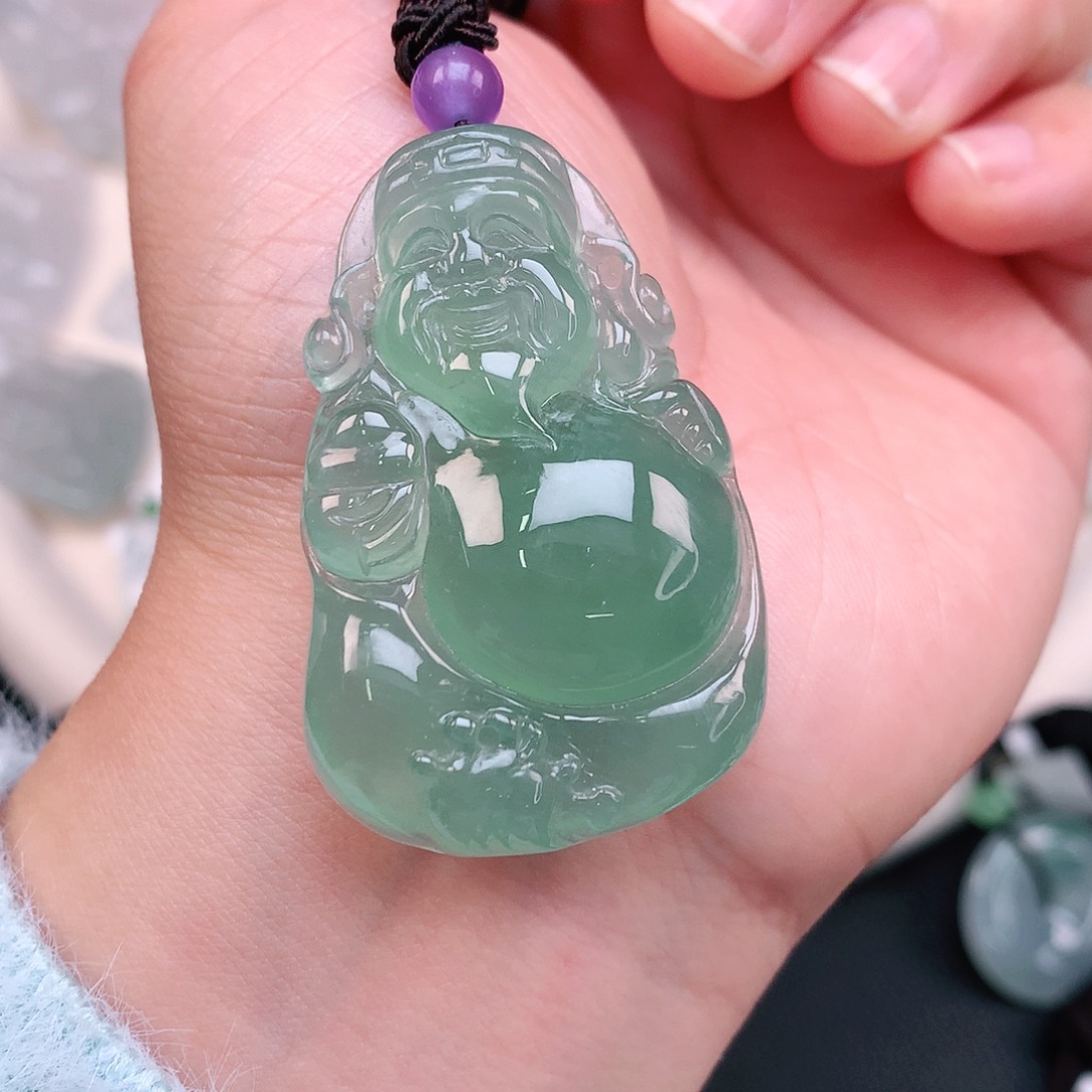 翡翠颈饰未镶嵌高冰绿财神爷 高46.3宽30.3厚9.5