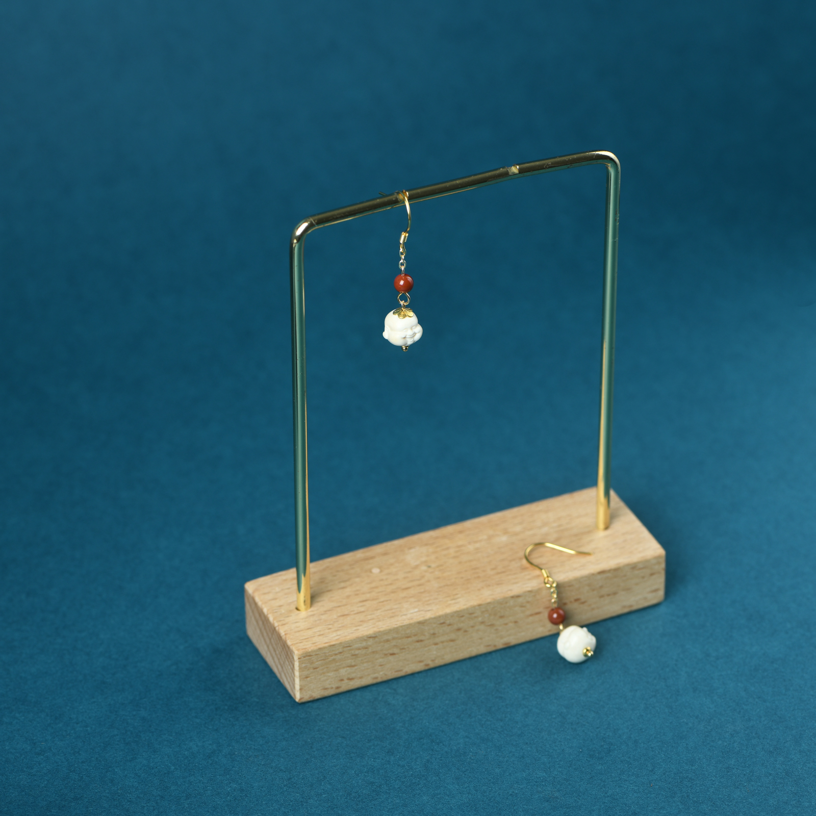 猛犸牙精雕佛公耳坠一对