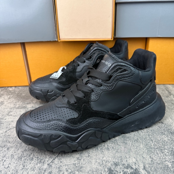 95新 Alexander McQueen/亚历山大·麦昆 板鞋/阳/41码/黑色增高鞋