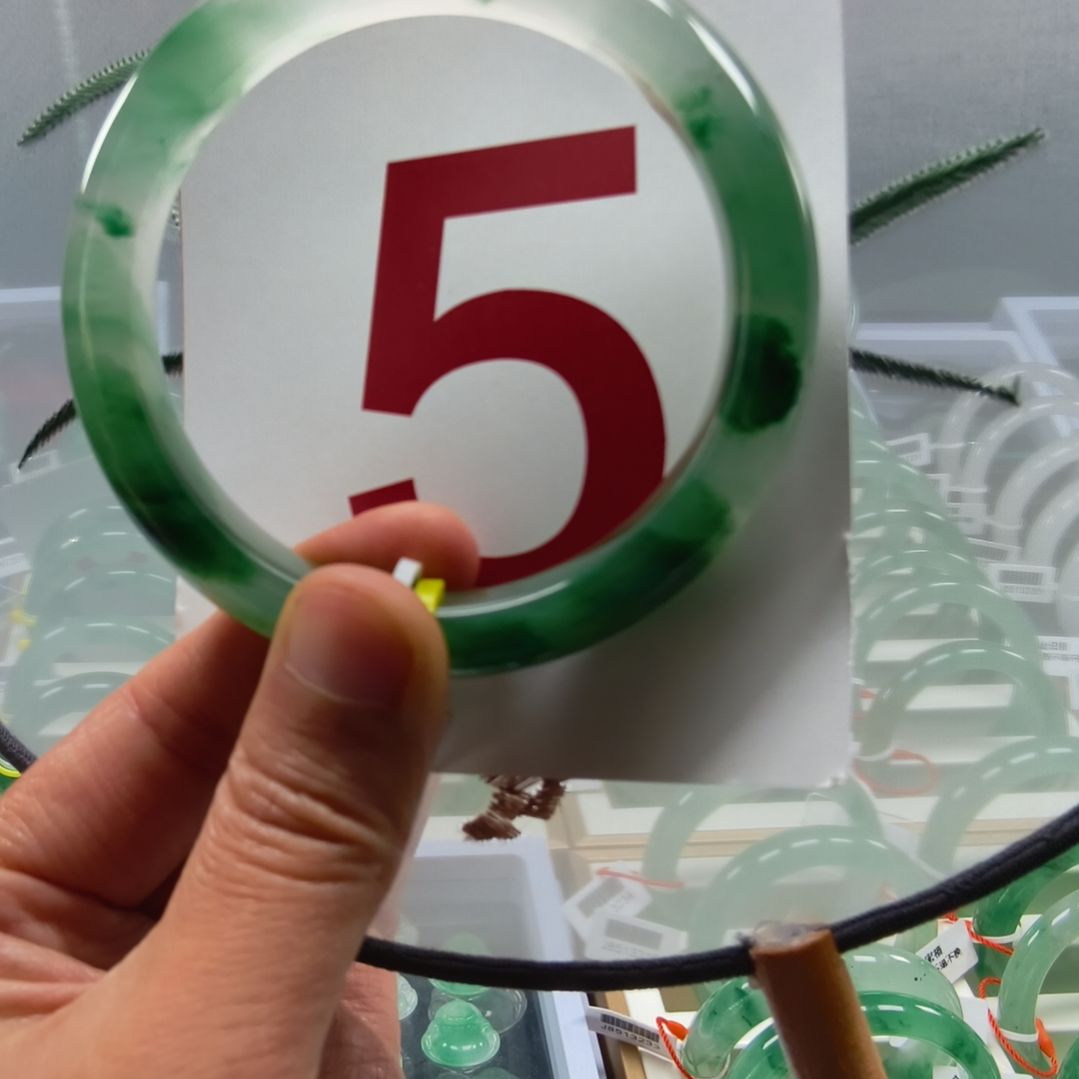 石英质玉未镶嵌手镯