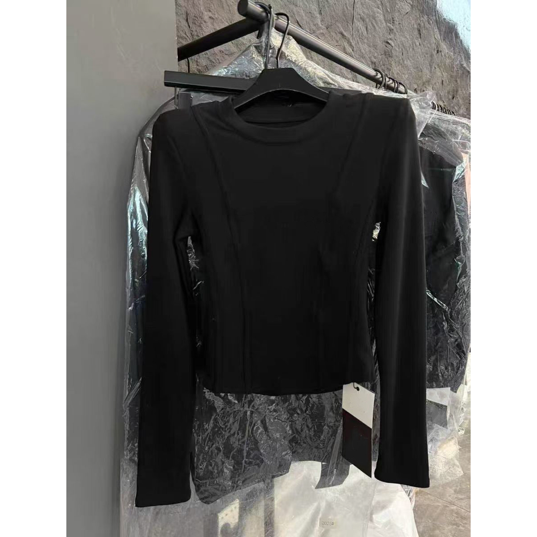 【大敏家】2025圆领明线设计修身显瘦磨毛打底衫垫肩上衣