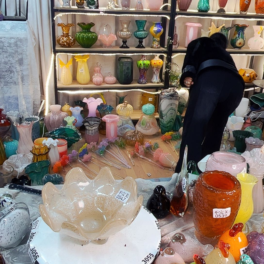 0547 家悦美居琉璃摆件不完美