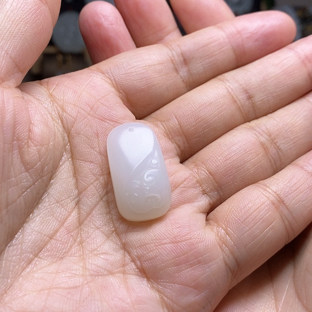 和田玉挂件未镶嵌葡*树