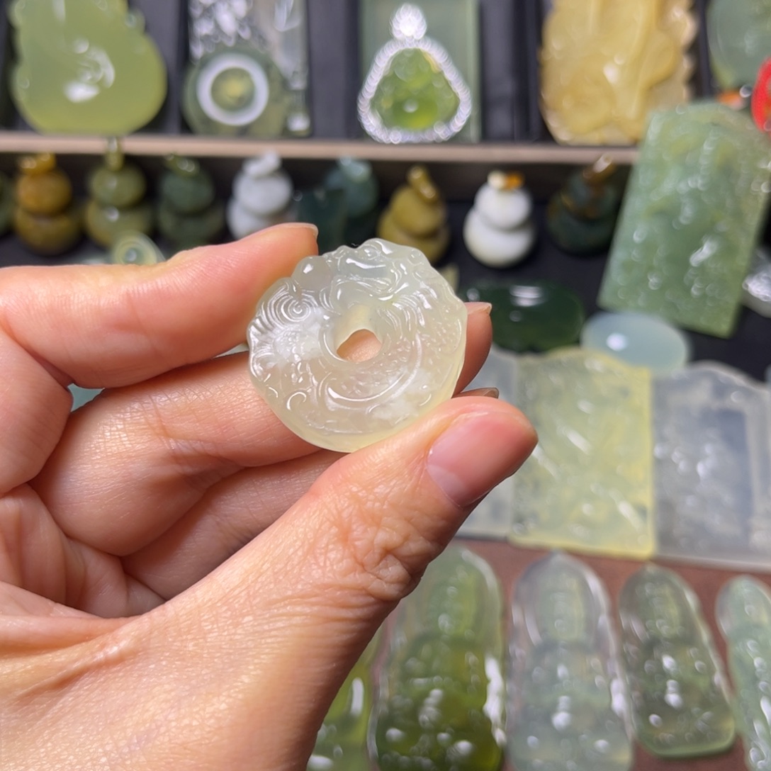 蛇纹石玉未镶嵌吊坠(不含链)