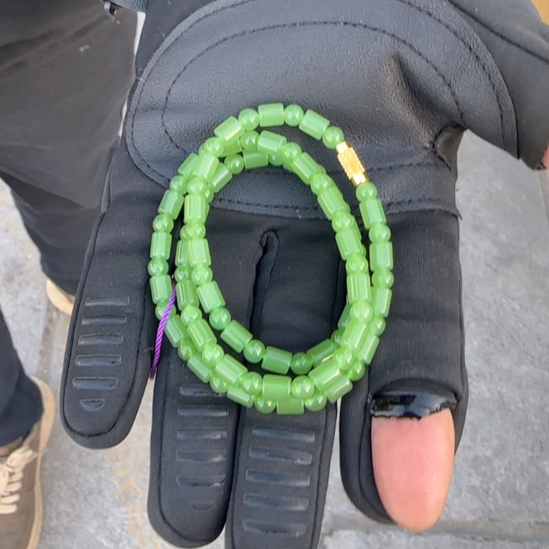 和田玉未镶嵌颈饰苹果绿卡六