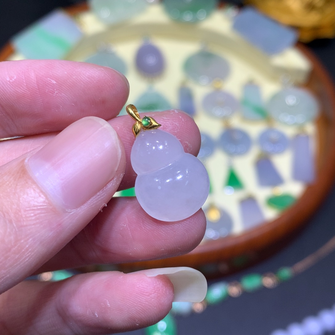 翡翠吊坠(不含链)18K金镶嵌