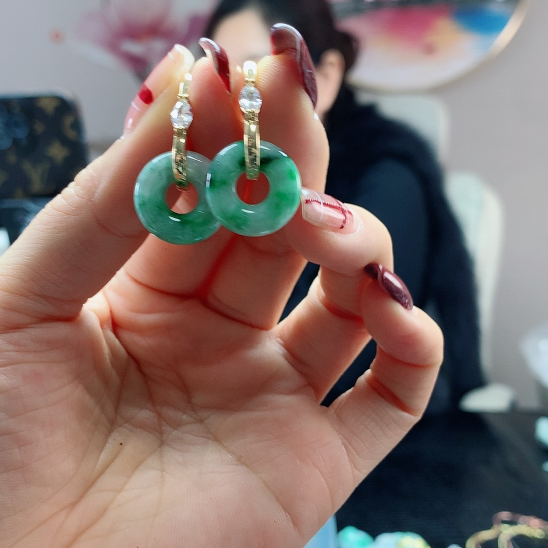 【闪购商品】翡翠耳饰未镶嵌，