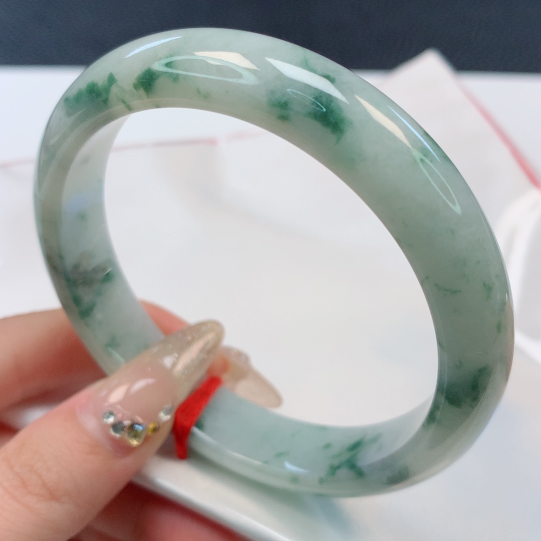 【闪购商品】翡翠手镯未镶嵌61+圈