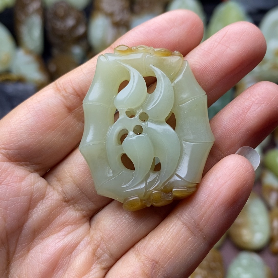 项链未镶嵌和田玉（糖玉）
