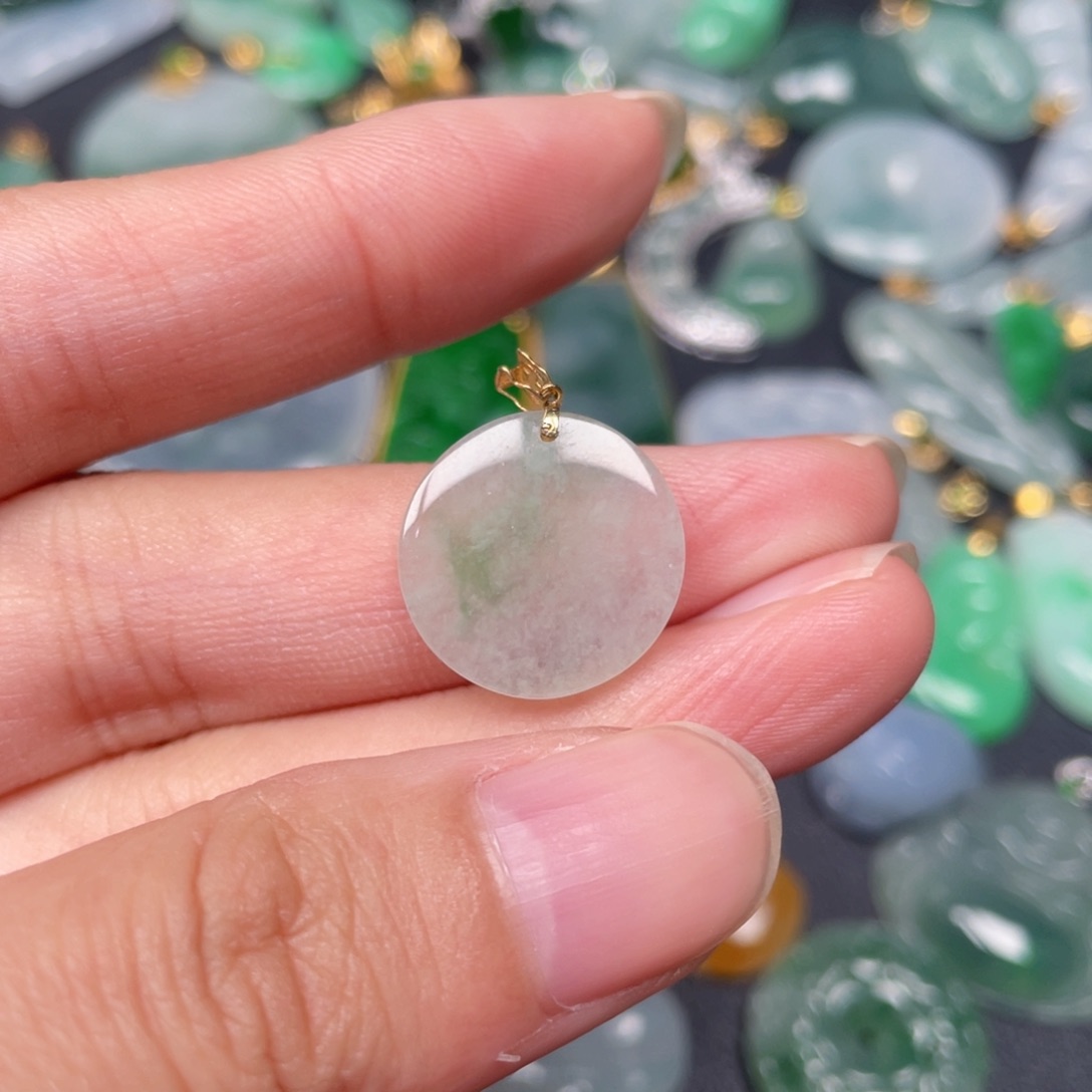 翡翠颈饰18K金镶嵌翡翠