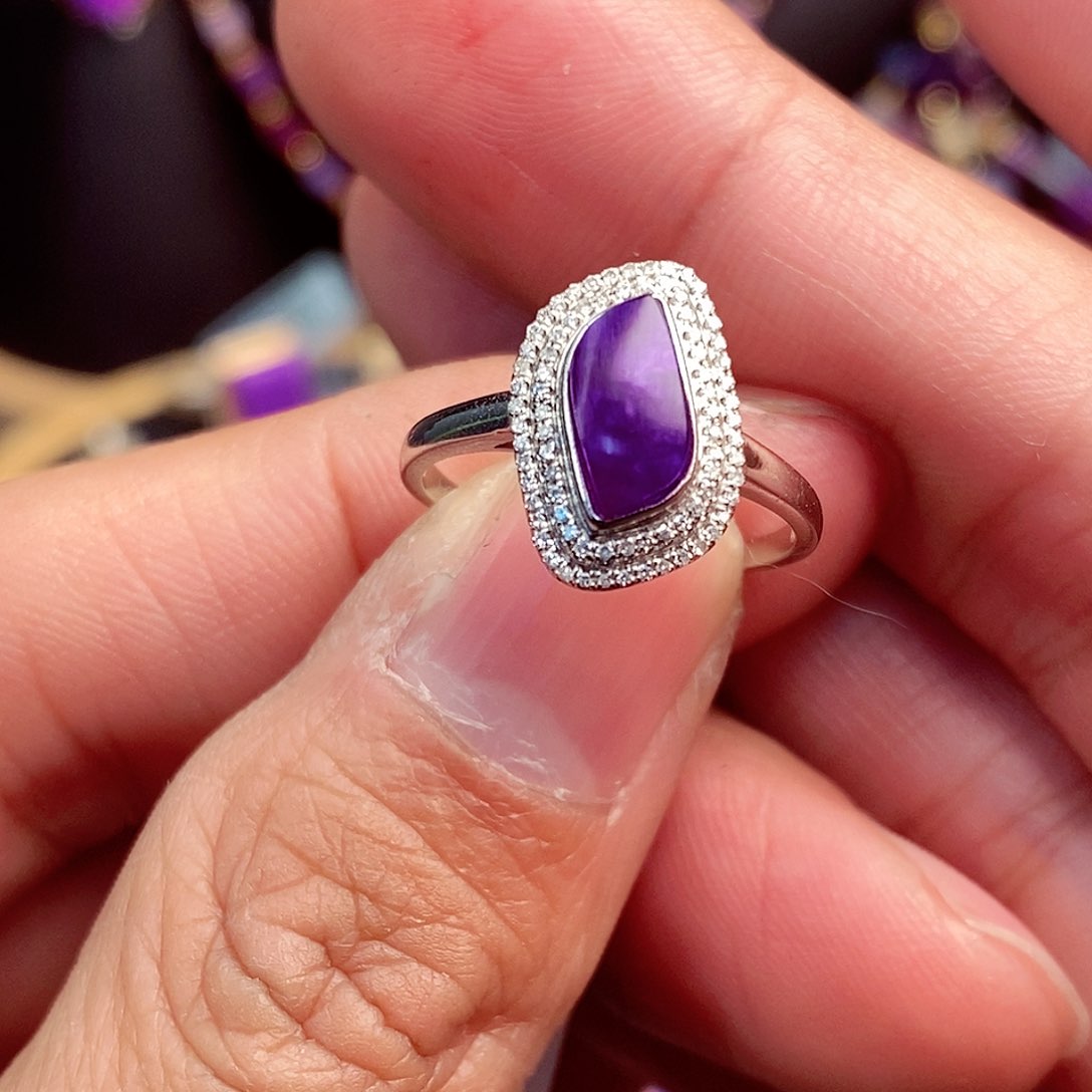 苏纪石（舒俱来）戒指18K金镶嵌