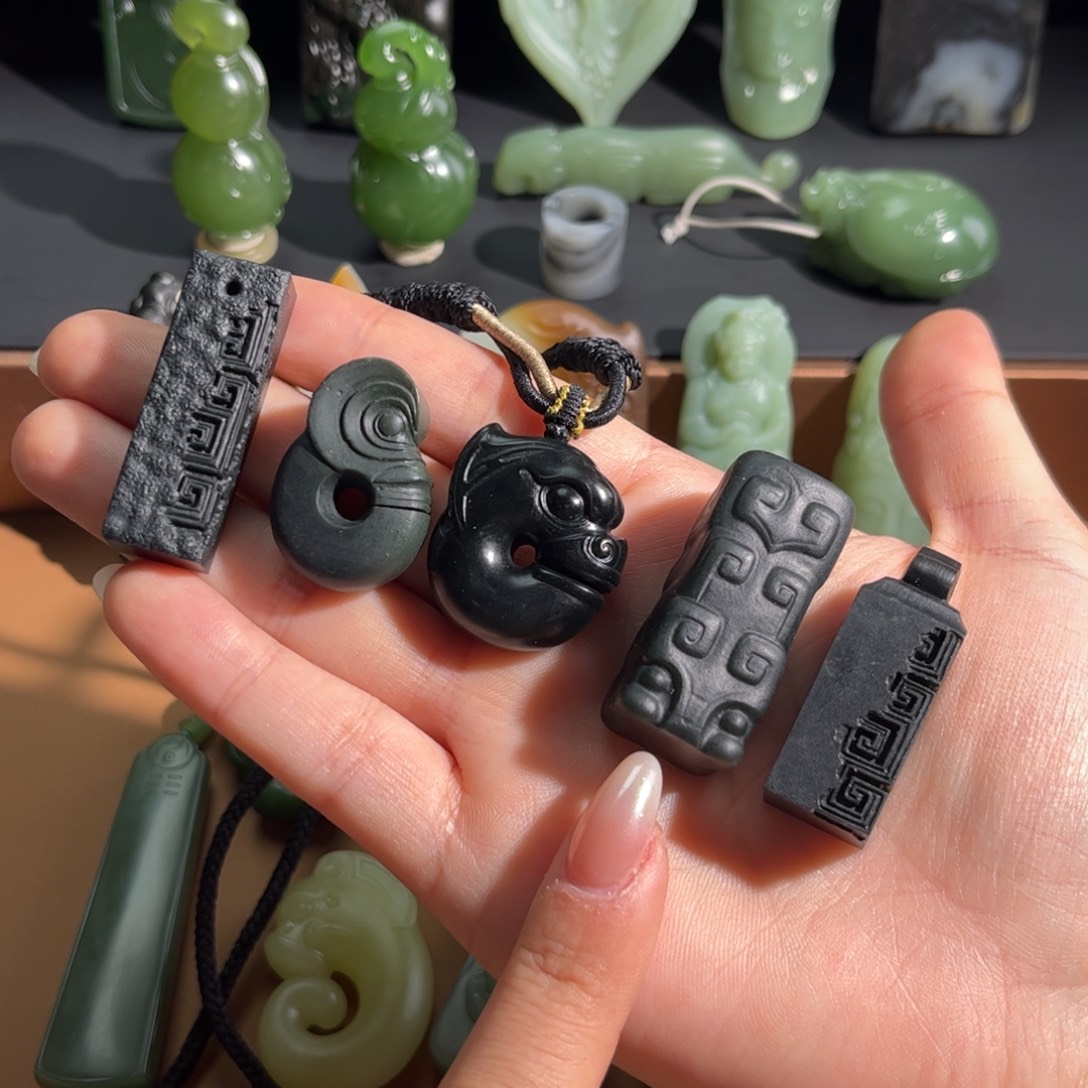 和田玉未镶嵌颈饰