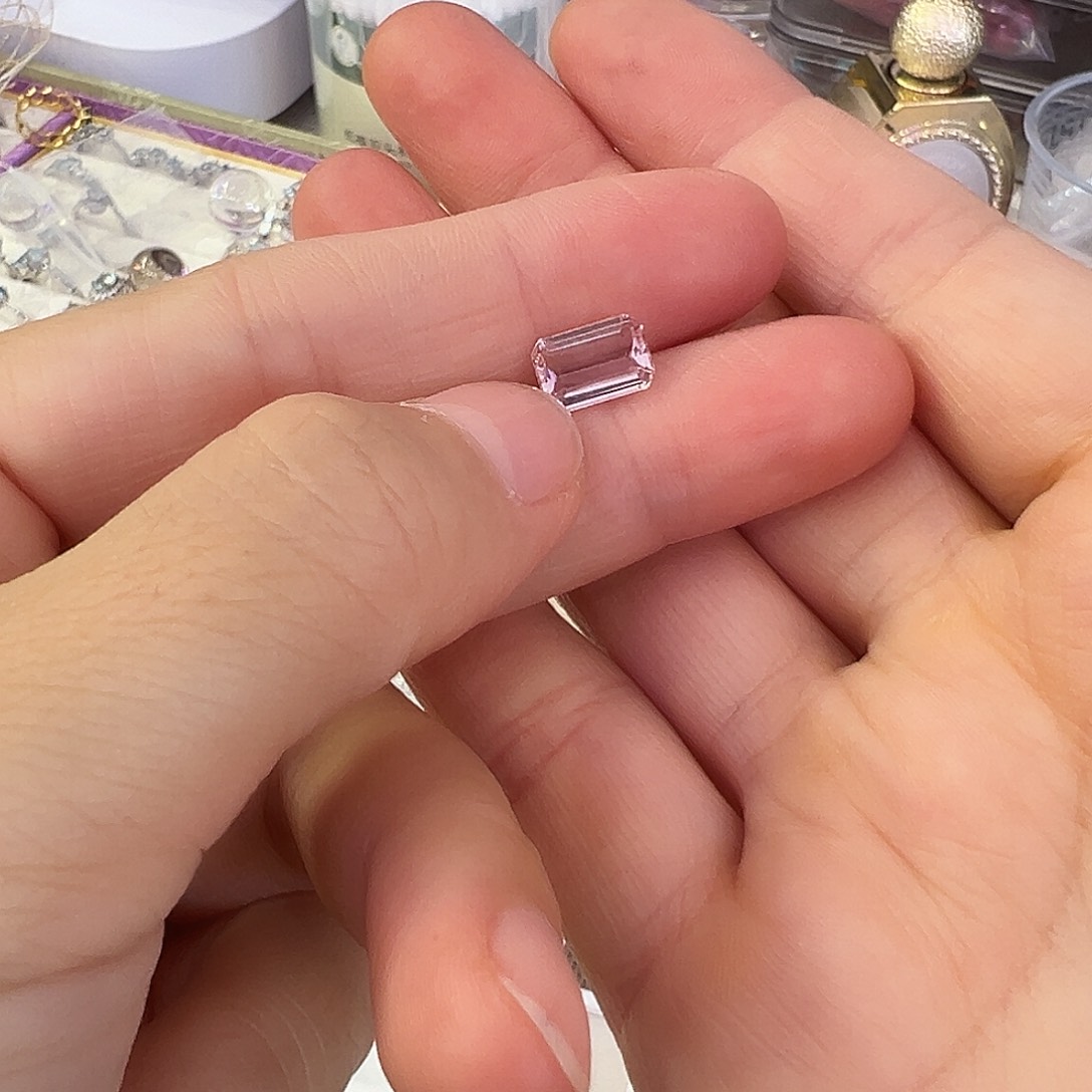 崽***崽裸石绿柱石（摩根石）拍16单1.74ct