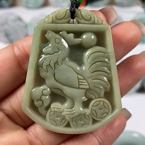 翡翠颈饰未镶嵌鸡牌福利