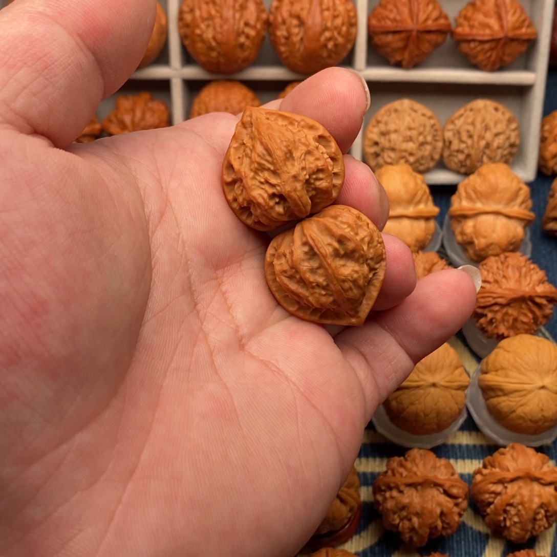 把件文玩核桃红桃a