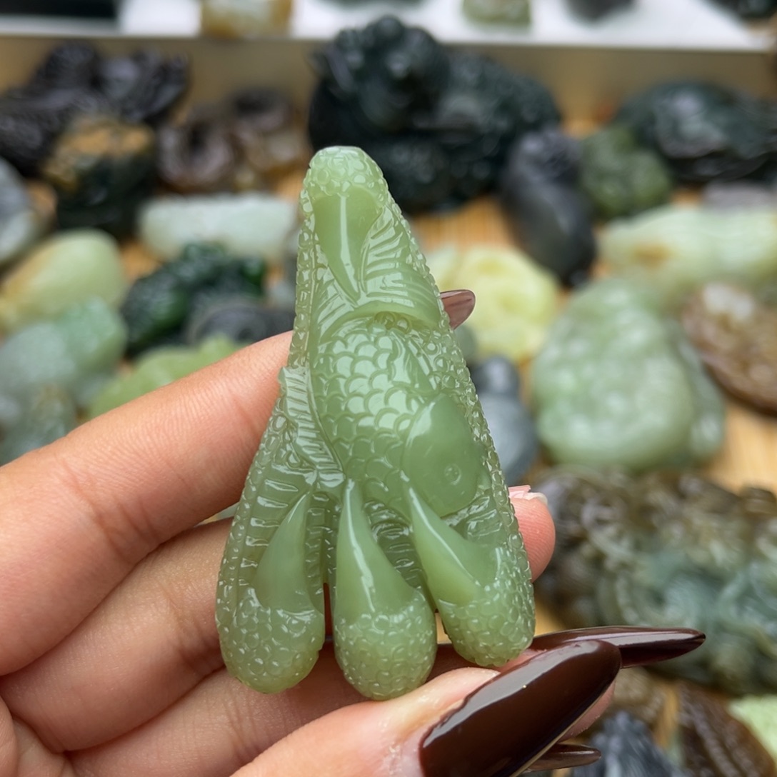 和田玉未镶嵌颈饰