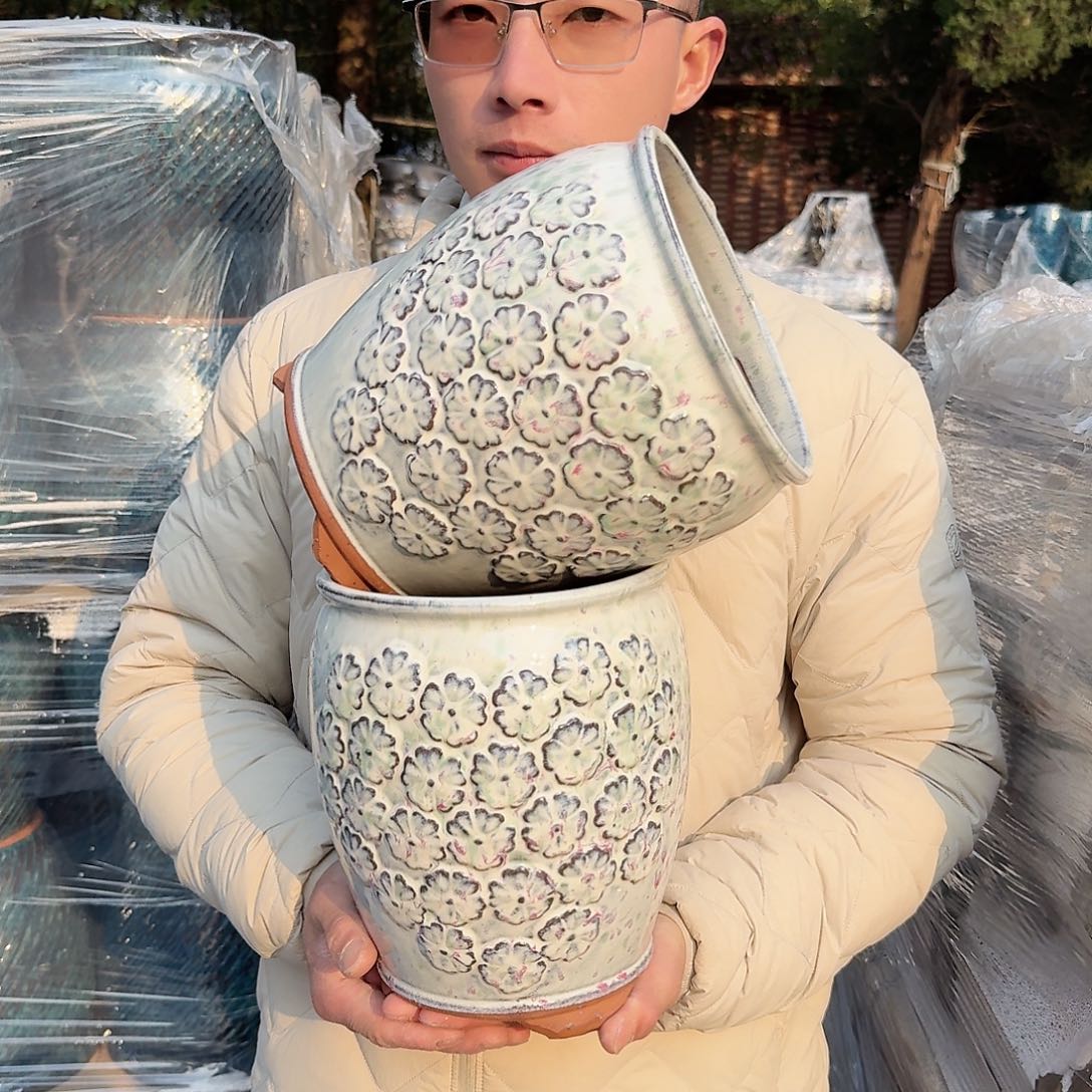 紫砂花盆口18高22（脚脚花花白彩色两个