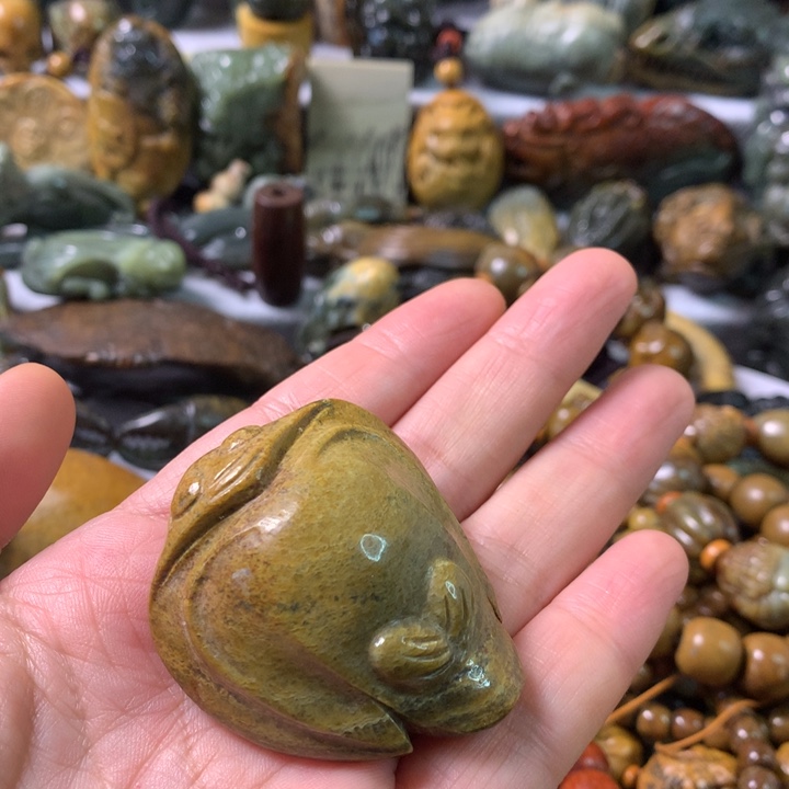 未镶嵌岫岩河磨玉（透闪石质玉）笔搁