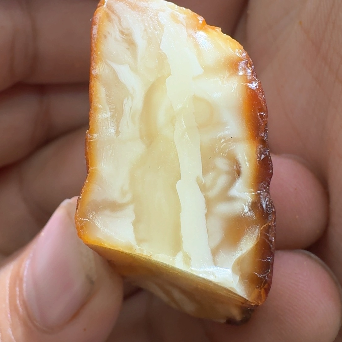 定制琥珀未镶嵌马****专拍