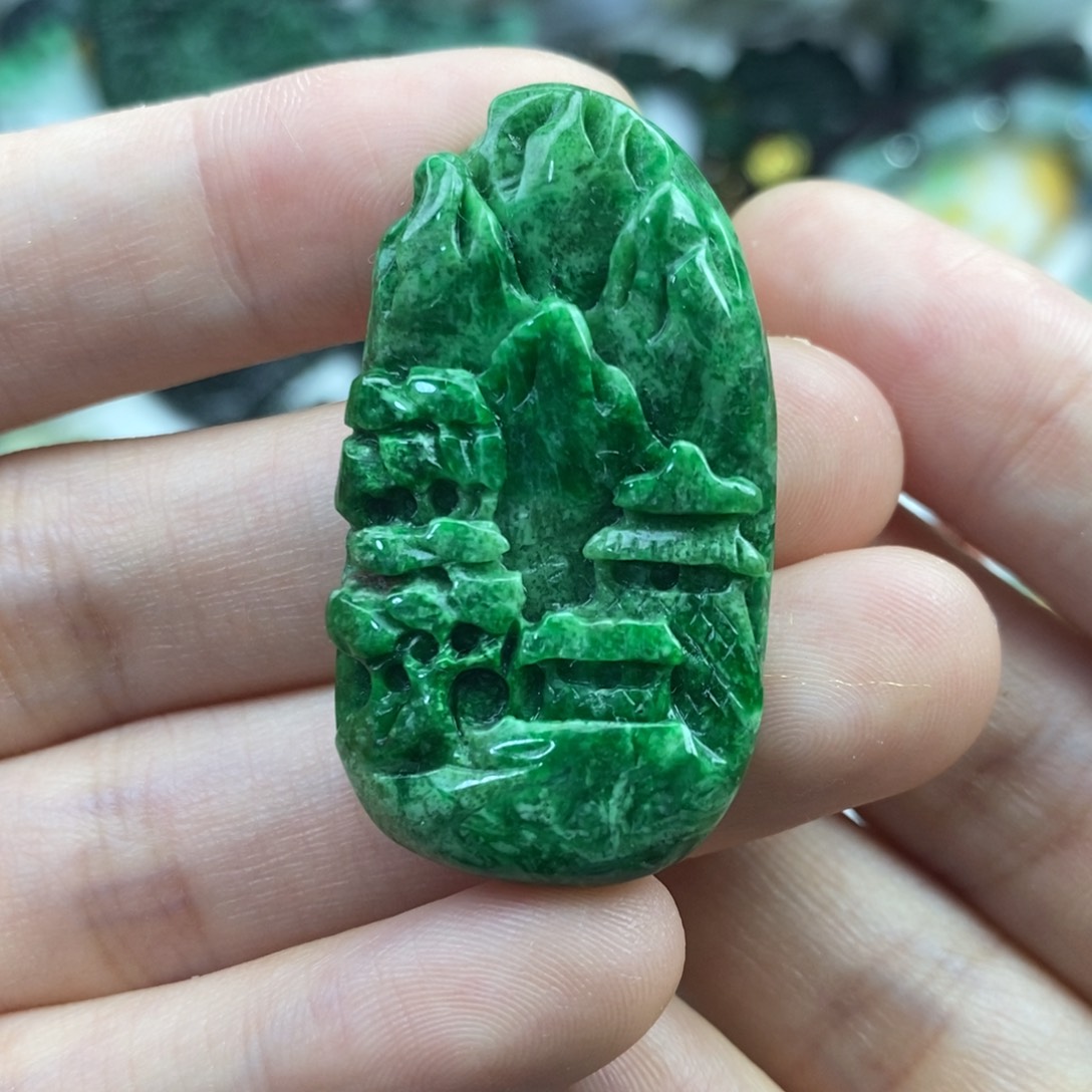 翡翠未镶嵌颈饰木**心