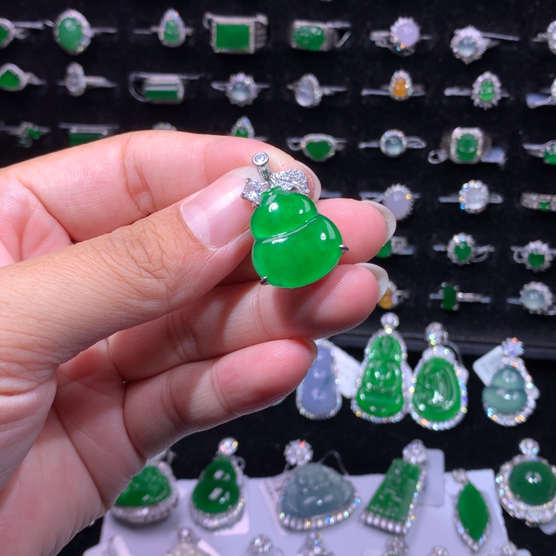 翡翠银S925镶嵌颈饰翡翠