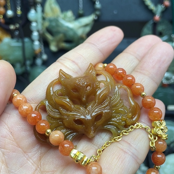 未镶嵌蛇纹石玉颈饰
