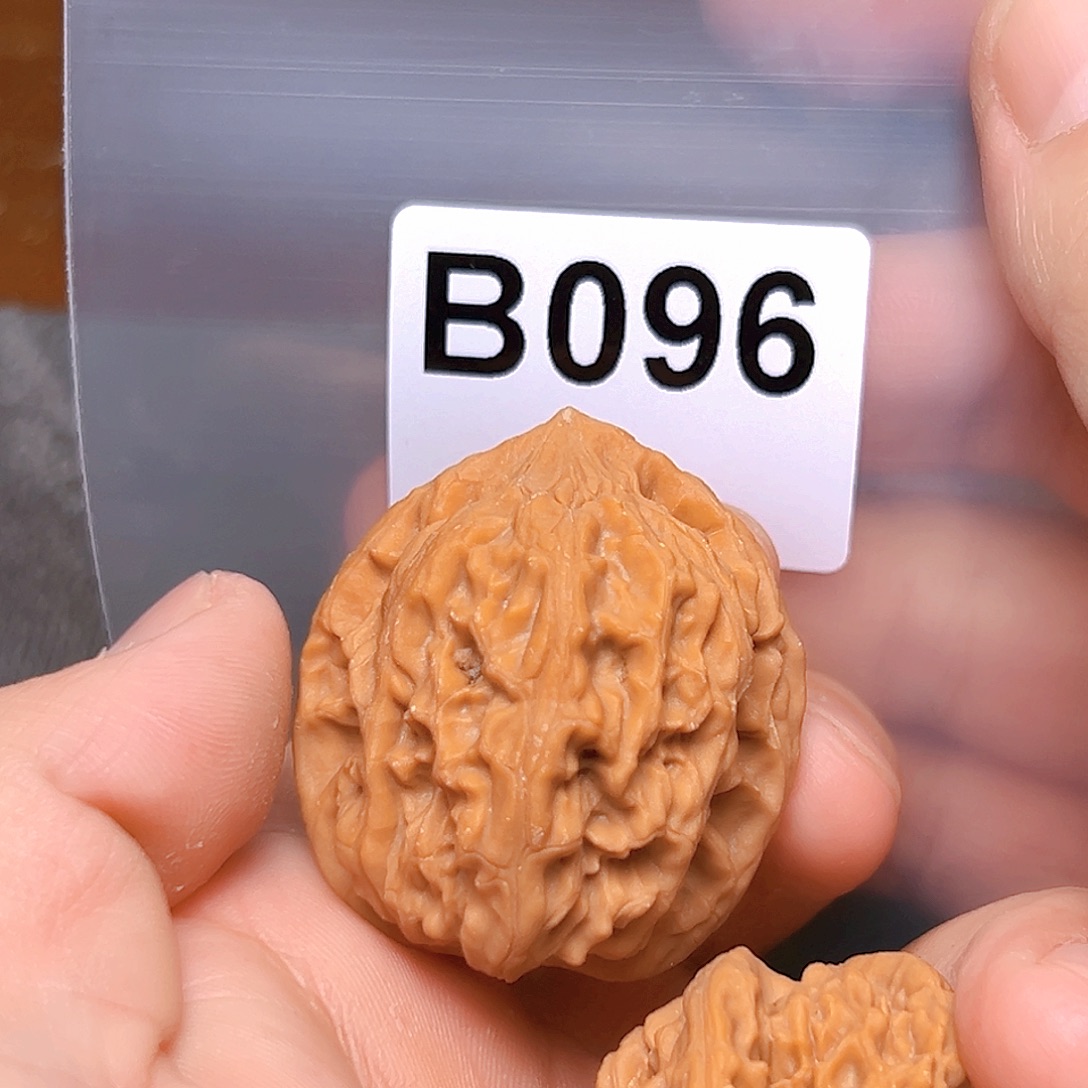 文玩核桃吊坠38➕鸡心