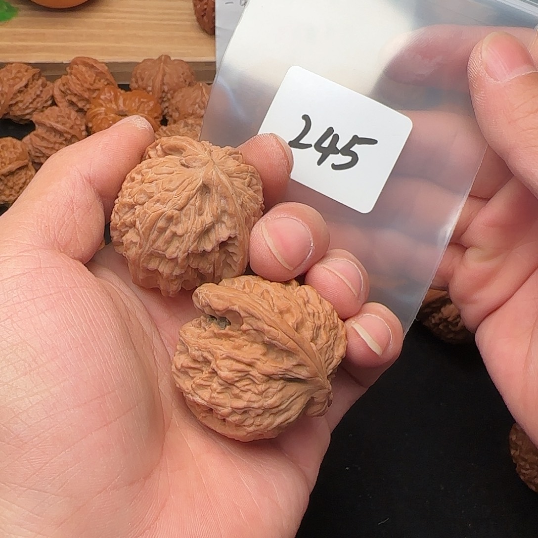 M***博把件文玩核桃245全品41白狮子