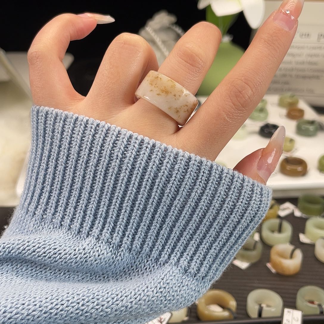 小***妖和田玉未镶嵌戒指h23桂花糕直切17.2扩17.6不退换