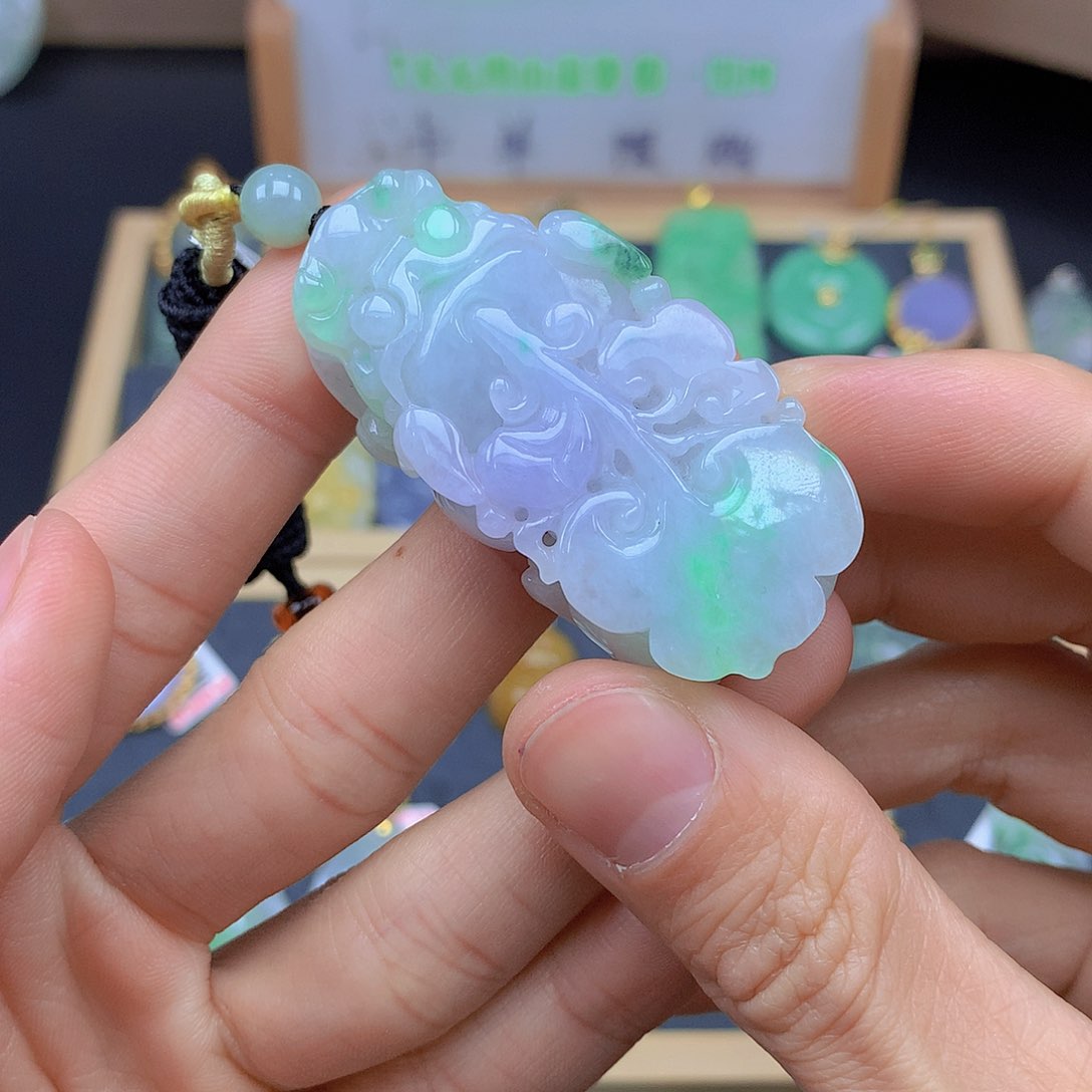 翡翠颈饰未镶嵌翡翠