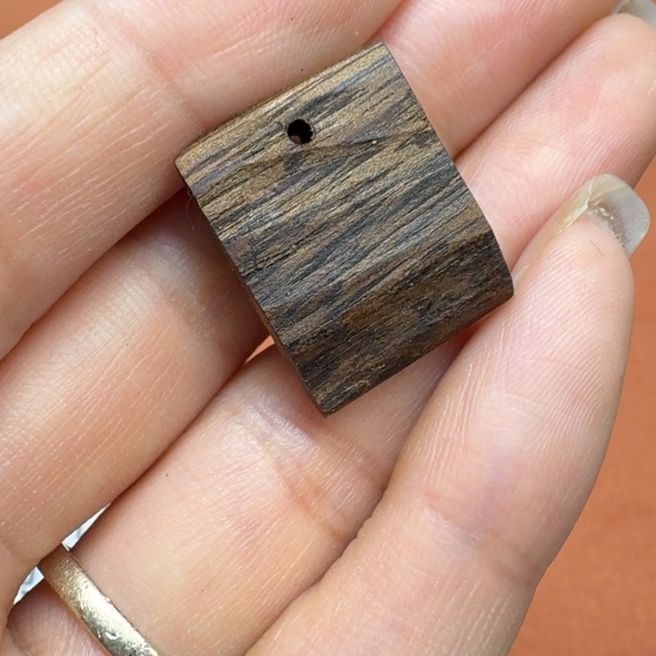 沉香吊坠馨安居沉香定制款