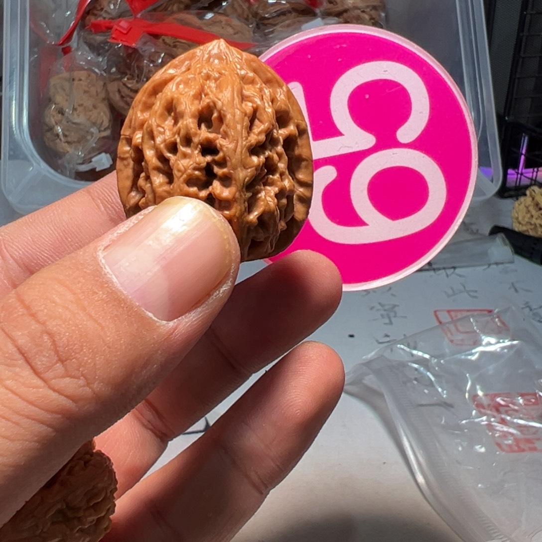 哽***咽文玩核桃，粉色65元