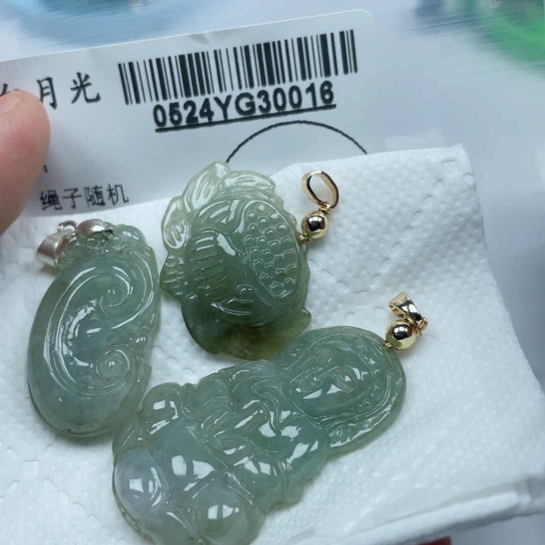 翡翠未镶嵌吊坠(不含链)